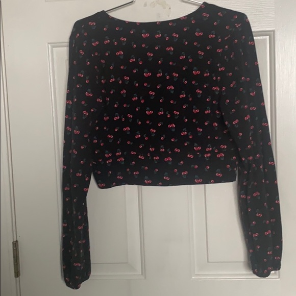 SOLD 🍒Cherry Crop Top🍒 - Picture 4 of 4